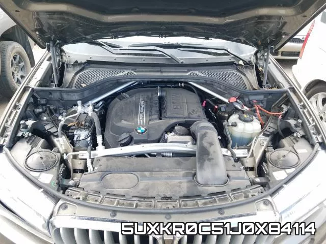 5UXKR0C51J0X84114_7.webp