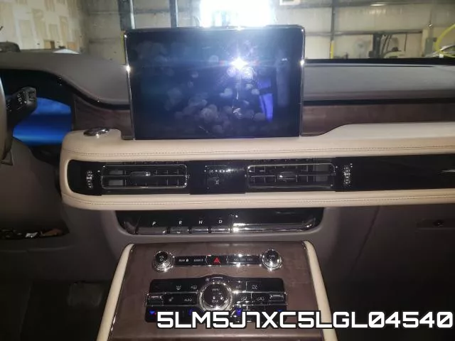5LM5J7XC5LGL04540_9.webp