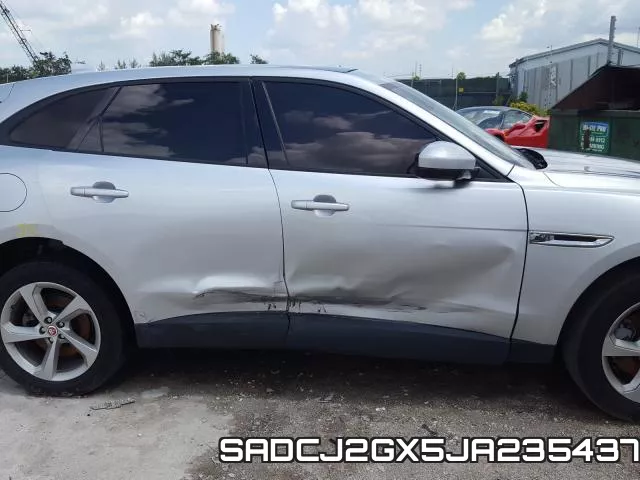 SADCJ2GX5JA235437_9.webp