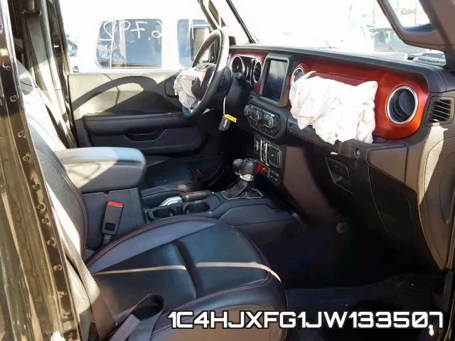 1C4HJXFG1JW133507_5.webp