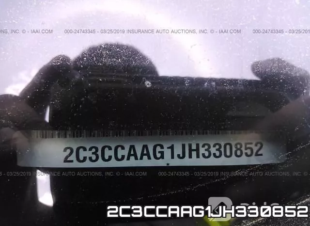 2C3CCAAG1JH330852_9.webp