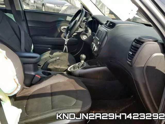 KNDJN2A29H7423292_5.webp