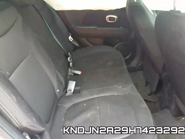 KNDJN2A29H7423292_6.webp