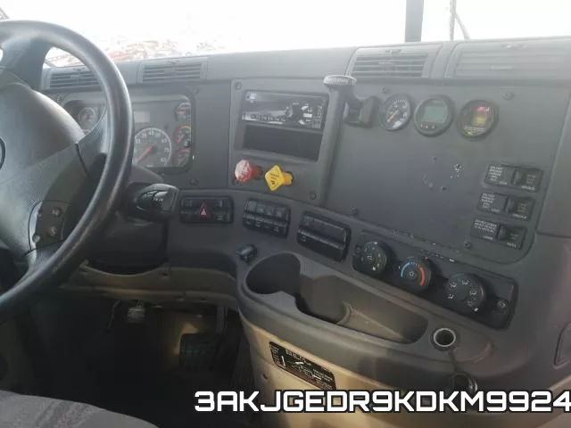3AKJGEDR9KDKM9924_9.webp