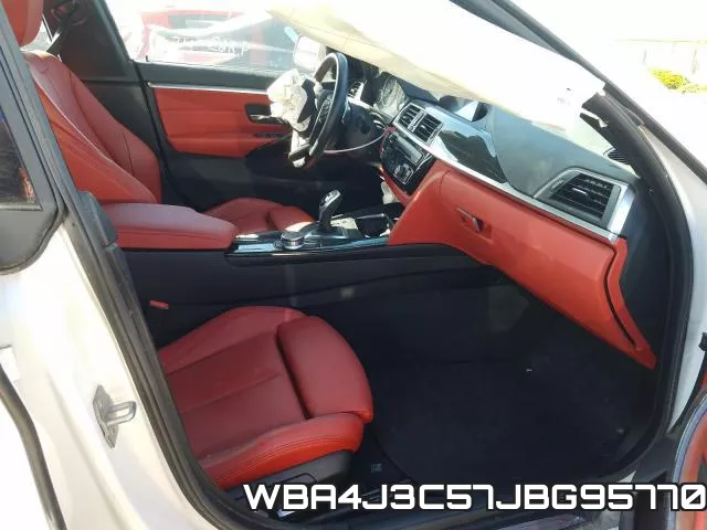 WBA4J3C57JBG95770_5.webp