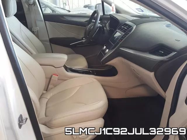 5LMCJ1C92JUL32969_5.webp