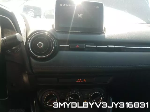 3MYDLBYV3JY316831_9.webp