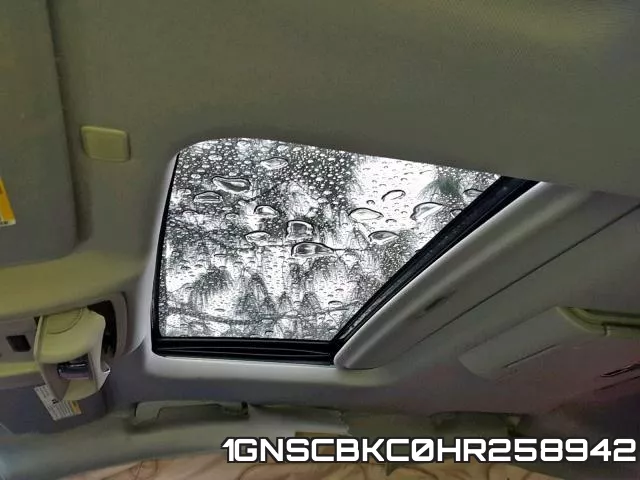 1GNSCBKC0HR258942_9.webp
