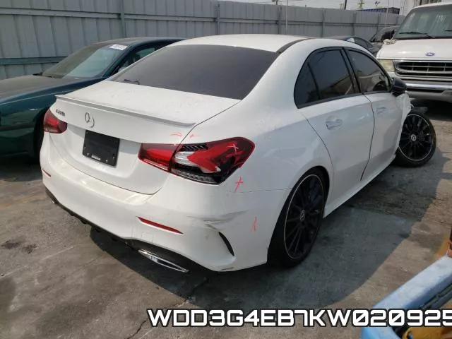 WDD3G4EB7KW020925_4.webp