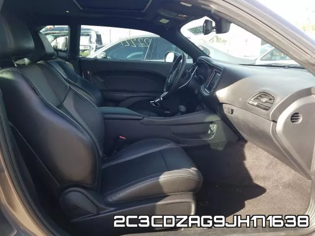 2C3CDZAG9JH171638_5.webp