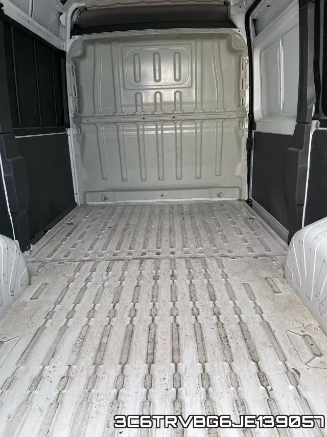3C6TRVBG6JE139057_9.webp