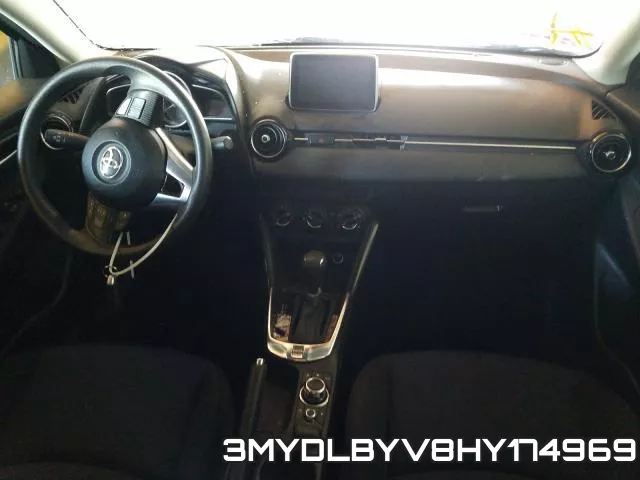 3MYDLBYV8HY174969_9.webp