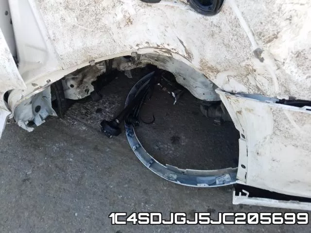 1C4SDJGJ5JC205699_9.webp
