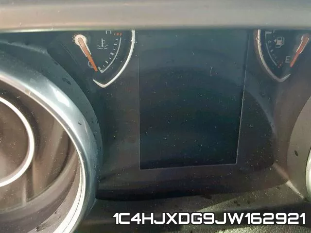1C4HJXDG9JW162921_8.webp