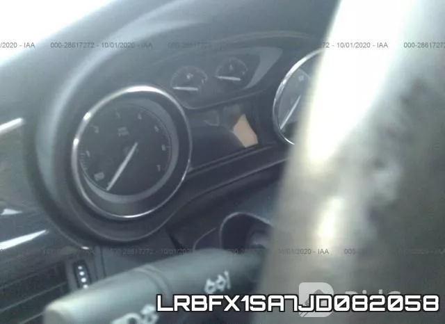 LRBFX1SA7JD082058_7.webp