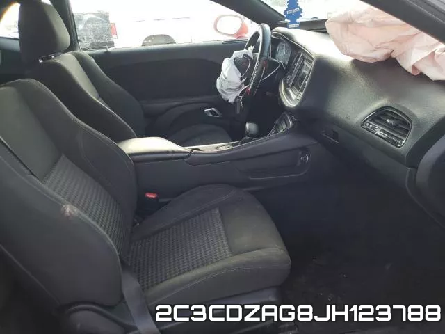 2C3CDZAG8JH123788_5.webp