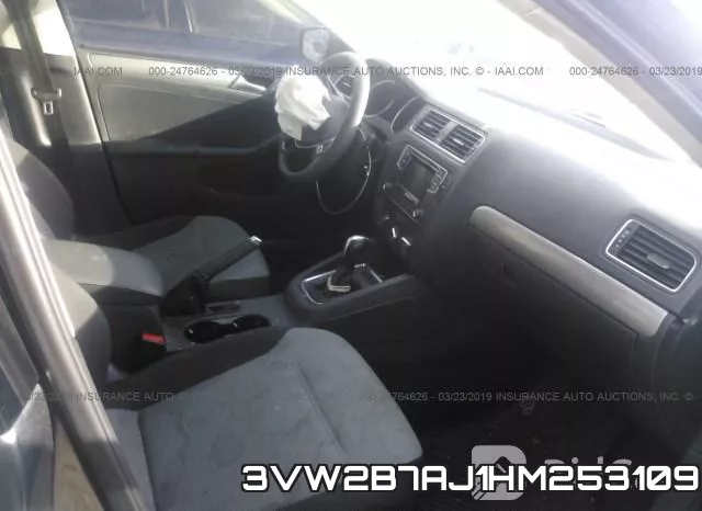 3VW2B7AJ1HM253109_5.webp