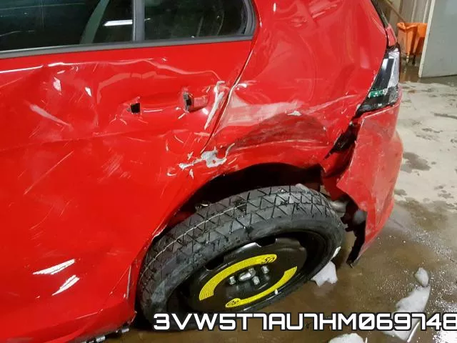 3VW5T7AU7HM069748_9.webp