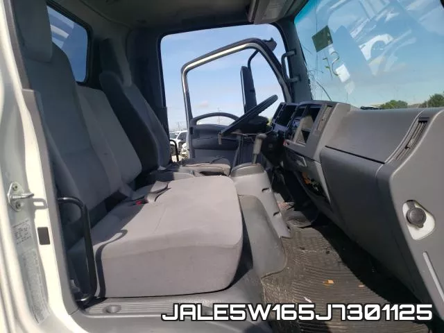 JALE5W165J7301125_5.webp