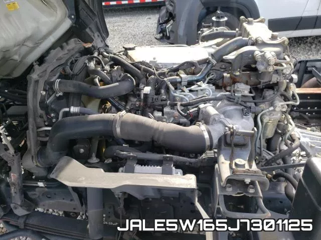 JALE5W165J7301125_7.webp