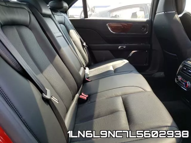 1LN6L9NC7L5602938_6.webp