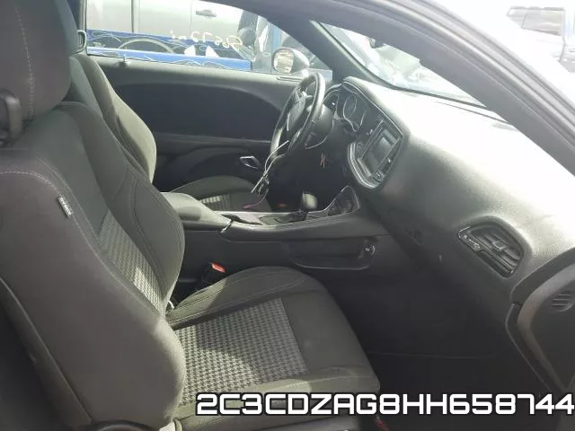 2C3CDZAG8HH658744_5.webp
