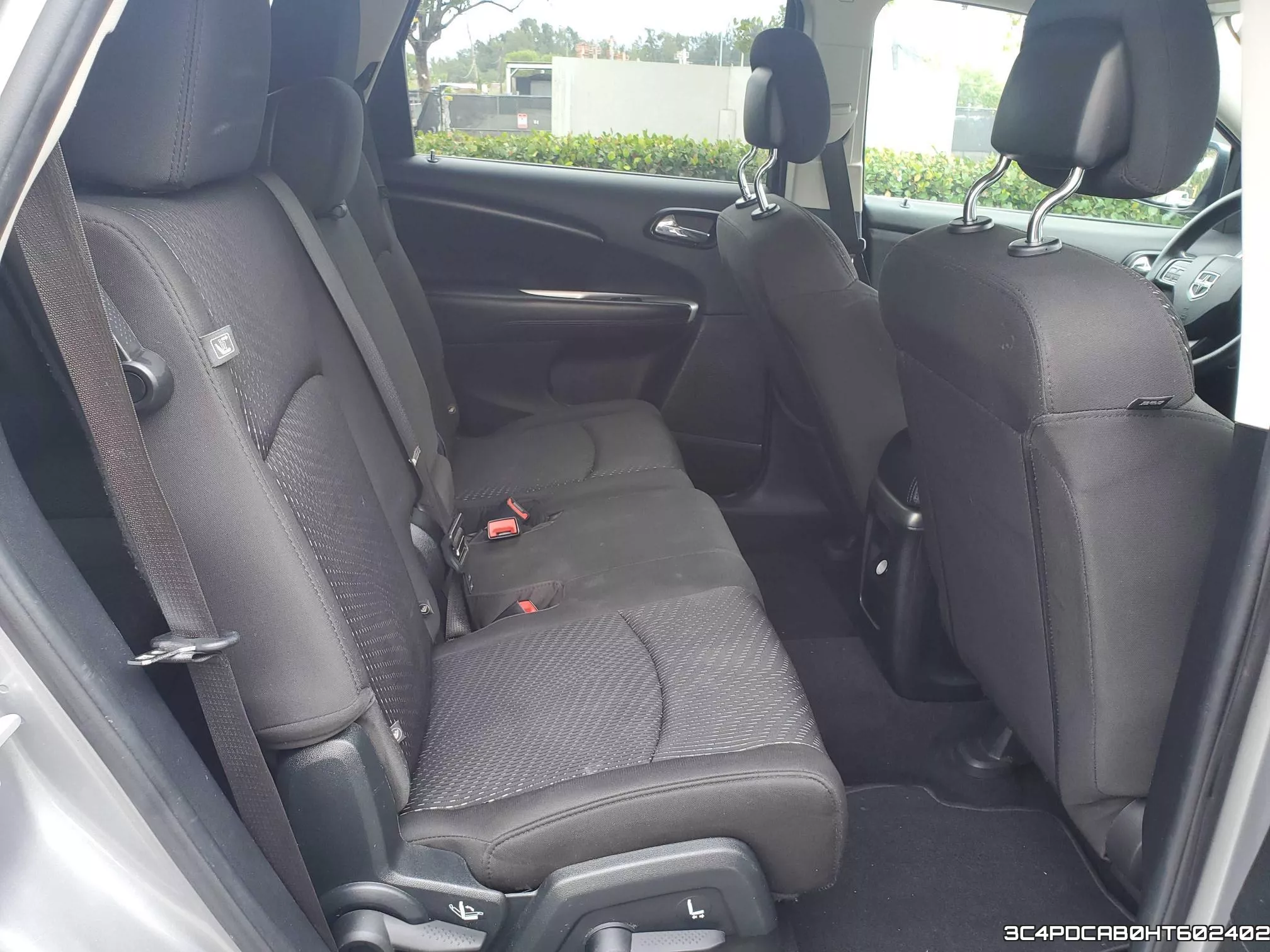 3C4PDCAB0HT602402_6.webp