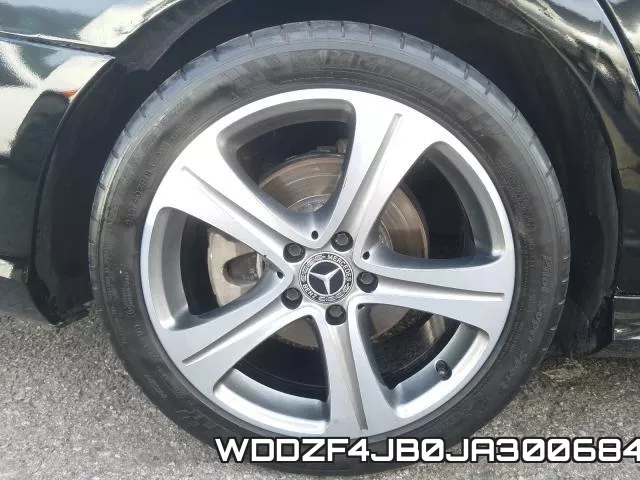 WDDZF4JB0JA300684_9.webp
