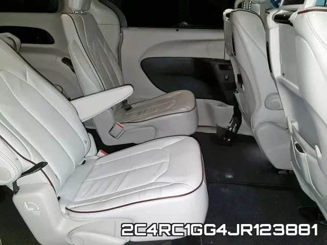 2C4RC1GG4JR123881_6.webp