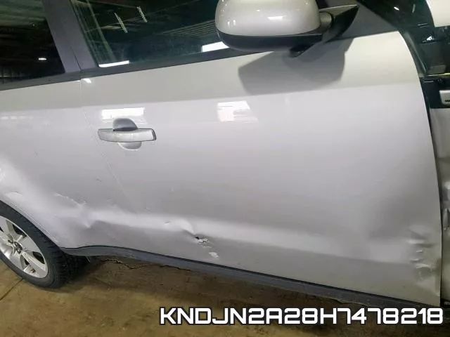 KNDJN2A28H7478218_9.webp