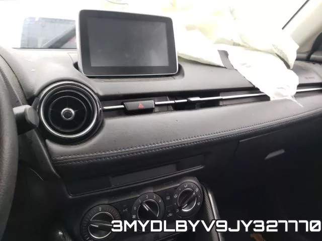 3MYDLBYV9JY327770_9.webp