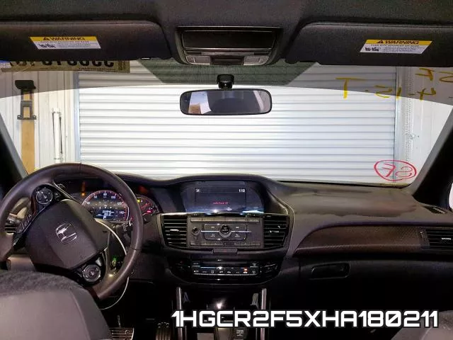 1HGCR2F5XHA180211_9.webp