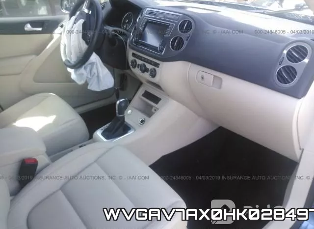 WVGAV7AX0HK028497_5.webp