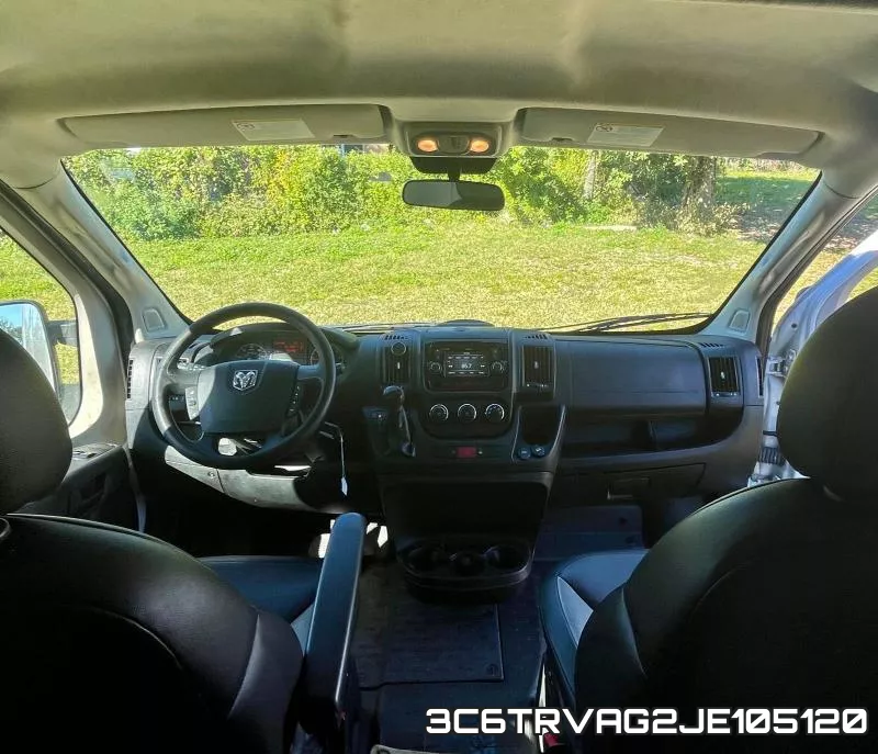 3C6TRVAG2JE105120_9.webp