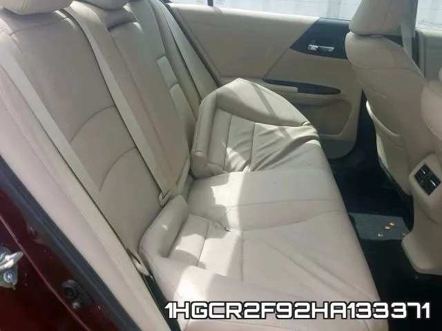 1HGCR2F92HA133371_6.webp