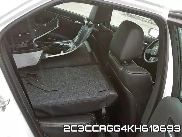 2C3CCAGG4KH610693_6.webp