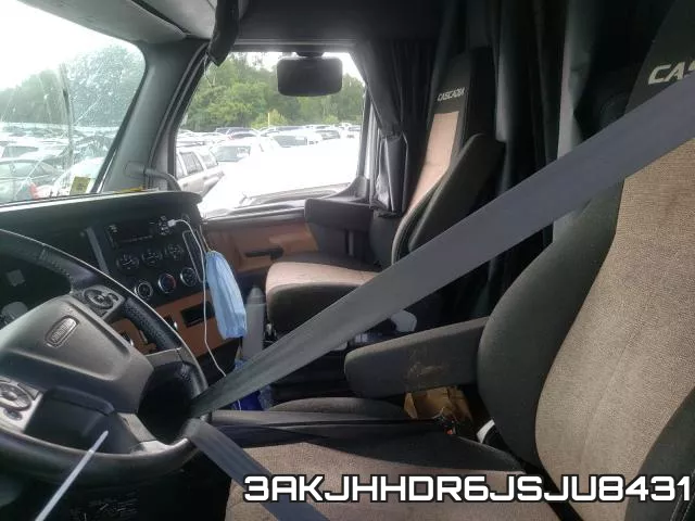 3AKJHHDR6JSJU8431_5.webp