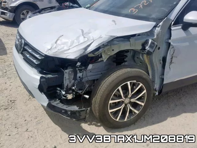3VV3B7AX1JM208819_9.webp