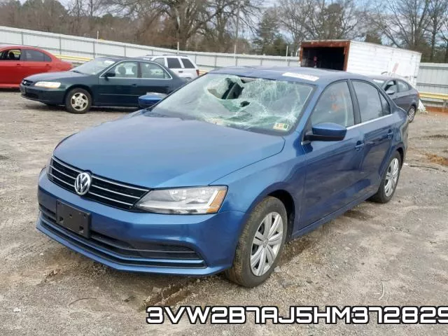 3VW2B7AJ5HM372829_2.webp