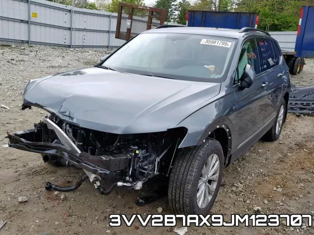 3VV2B7AX9JM123707_2.webp