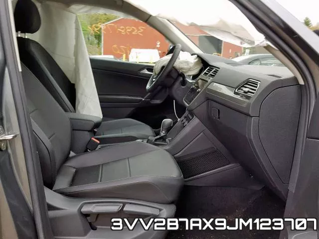 3VV2B7AX9JM123707_5.webp