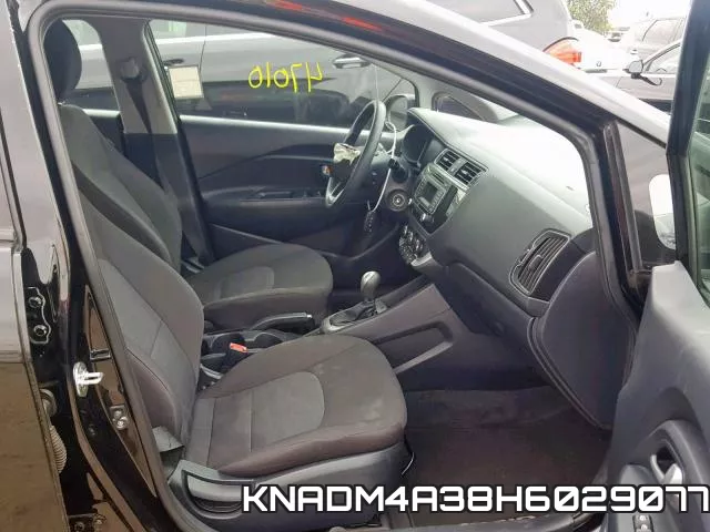 KNADM4A38H6029077_5.webp