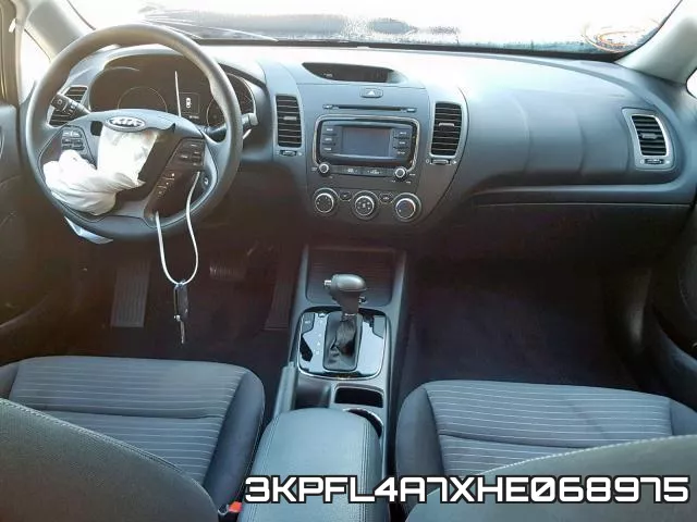 3KPFL4A7XHE068975_9.webp
